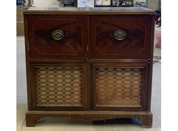 Antique Zenith Cobra Matic Radio And Record Turn Table Stereo Console