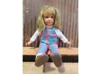 Vintage 1986 WOW, Pamela Doll Playtime Outfit, Doll, & Pamela At The Beach Tape
