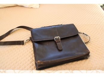 Vintage Kenneth Cole Leather Hand Bag