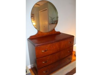 Deco Dresser With Mirror