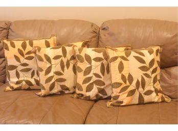 4 Decorative Pillows