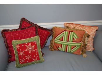5 Decorative Pillows