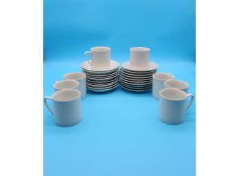 Cups/saucers