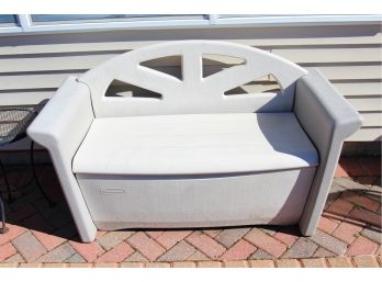 Rubbermaid Outside Storage Bench