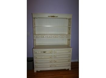Girls Dresser With Hutch And Built In Light