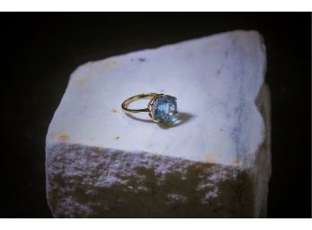 14K & Blue Topaz Ring