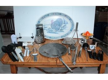 Kitchen Tools & Plastic Turkey Platter
