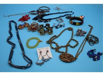 Vintage Costume Jewelry - Lot 2 Shippable