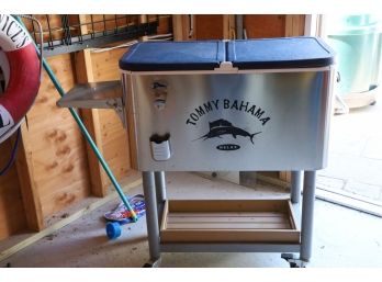 TOMMY BAHAMA Rolling Cooler