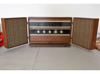Vintage 1966/1967 General Electric Radio Receiver
