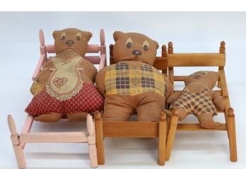 VINTAGE THREE BEARS FROM GOLDILOCKS AND BEDS- SHIPPABLE