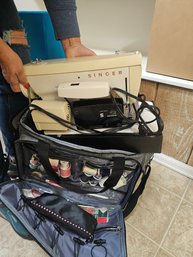 Singer Sewing Machine With Storage Bag