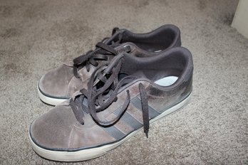 Men's Shoes Size 9.5