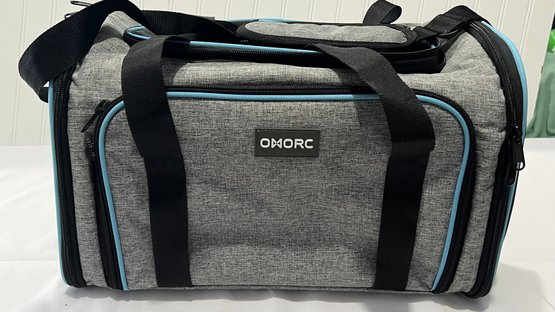 Omorc Pet Carrier Like-new Condition!