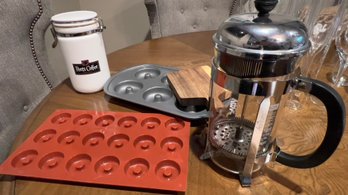 Bodum - CHAMBORD French Press Coffee Maker, Pete's Coffee Container, Doughnut Baking Pans, Small Charcuterie