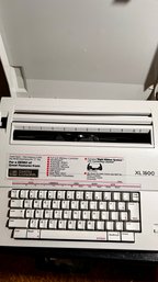 SMITH CORONA XL1500 Electric Typewriter