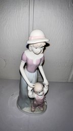 Ceng Yi Conte 1986 Porcelain Figurine Mother & Child