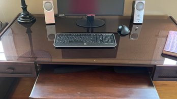 24 Monitor And Keyboard