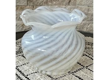 Gorgeous Opalescent White To Clear Swirl Art Glass Vase With Ruffled Edge
