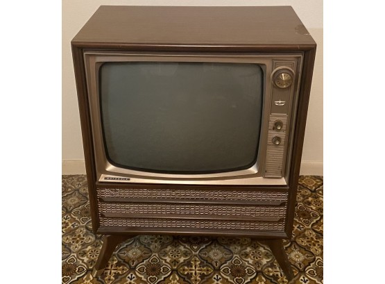 Vintage Motorola 23k57wa Television (for Parts Or Repair)