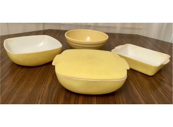 (2) Pyrex Hostess Bowls, (1) Square Pyrex Bowl, And (1) Unmarked Mixing Bowl