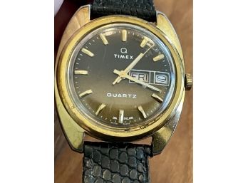 Vintage Timex Q Quartz A Cell Dial England 1977 Men's Watch With Leather Band