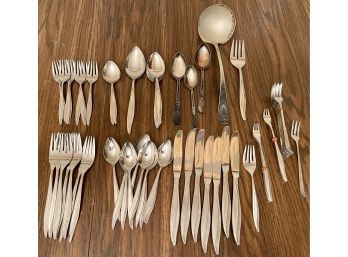 Collection Of Oneidacraft Deluxe Stainless Silverware