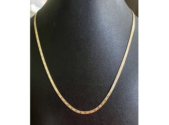 14K Gold Diamond Pattern Herringbone 18' Necklace Claw Clasp Weighs 6.8 Grams