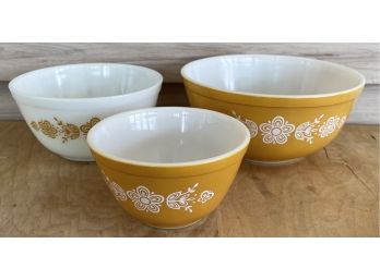 (3) Vintage Pyrex Stacking Bowls White And Gold Butterfly Pattern