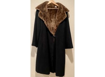 Beautiful Vintage Wool Coat With Fur Lining Women's Size Medium