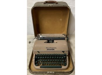 Vintage Remington Rand Quiet-Riter Miracle Tab Portable Typewriter