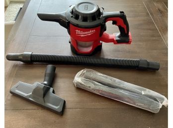 Milwaukee Cordless M18 Compact Vacuum With Accessories
