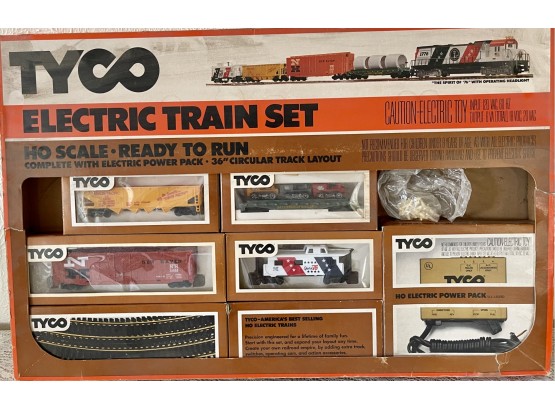 Tyco Electric Train Set (no Track Or Power Pack Only Includes Cars Shown In Pictures)