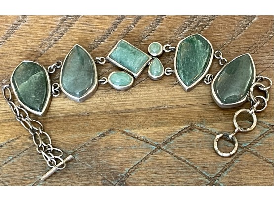 Gorgeous Vintage Jade Stone And Sterling Bracelet  Measures 8.5' Long Weighs 59.3 Grams