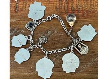 Vintage Sterling Silver Charm Bracelet 7' Long And Weighs 21.4 Grams