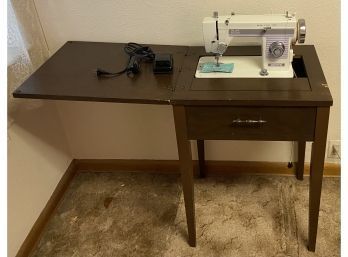 Vintage Sewing Machine Table With White Deluxe Zig Zag Model 844 Sewing Machine