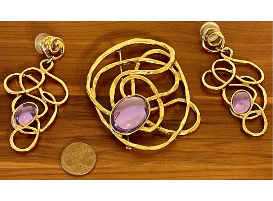 Art Nouveau Style Purple Stone & Gold Tone Pendant And Drop Post Earrings