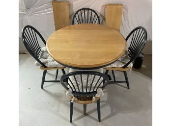 Solid Wood Painted Pedestal Table With 4 Spindal Back Chairs And 2 Leaves