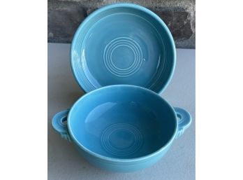 A Vintage Fiesta USA Turquoise Handled Bowl And Serving Bowl