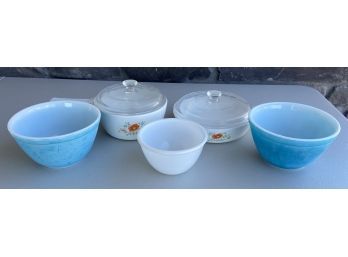 (2) CorningWare Lidded Handled Bowls And (3) Small Pyrex Mixing Bowls