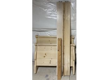 Twin Size White Oak Slay Bed B&H Ponel, Colorado With Slats