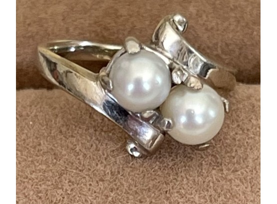 14k White Gold And Pearl Ring  Weighs 3 Grams Ring Size Is 3.5