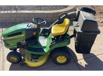 John Deere LA105 42 Inch Riding Lawn Mower With Bag And Key