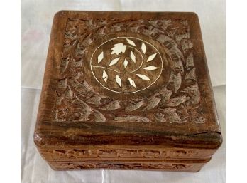 Vintage India Hand Carved Wood Jewelry Box With Mother Of Pearl Flower Inlay In Top (1 Of 2)