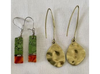 (2) Pairs Of Vintage Earrings - Colored Stone And Gold Tone Pair With Drops