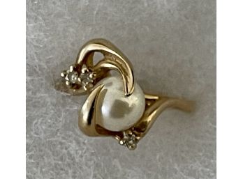 Vintage 14K Gold - Diamond & Faux Pearl Ring - Size 6 - Weighs 3.27 Grams