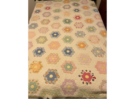 Antique Hand Stitched Quilt Circle Pattern 84' Long By 78' Wide