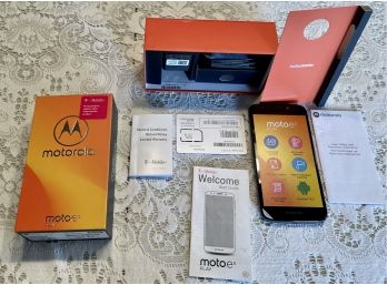 Motorola Moto E5 Play Smartphone 16GB Version (Not Tested Never Used And In Original Packaging)