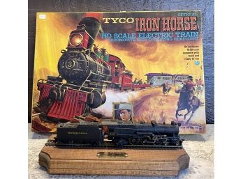 Model Pennsylvania Style Metal Train On Track Base With Tyco Iron Horse Box (tyco Trains Not Included)