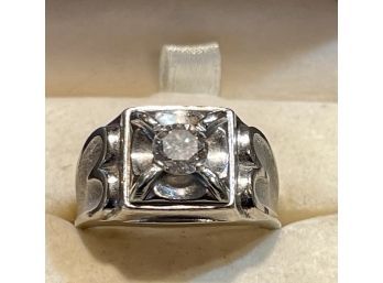 Vintage 10K White Gold And Diamond Men's Ring  Size 11 And Weighs 12.8 Grams